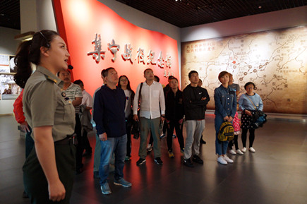 參觀1.jpg
